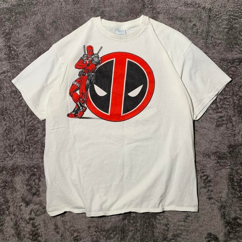 Vintage White Marvel Deadpool‎ Graphic Tee